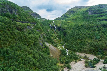 Téléchargez les photos : Les vallées près de Flaam Flam de Myrdal à Flam Railway en Norvège - en image libre de droit
