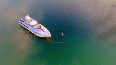 Foto de Yacht in the sea ,3d render - Imagen libre de derechos
