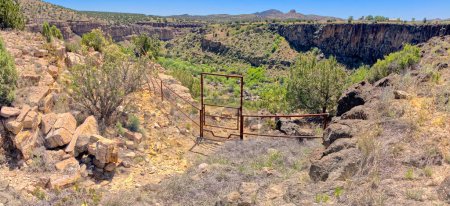 La 1ère Porte du Canyon du Haut-Verde à l'est du barrage Sullivan à Paulden AZ.