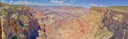 Téléchargez les photos : Grand Canyon Arizona vu depuis les falaises à mi-chemin entre Moran Point et Zuni Point. - en image libre de droit