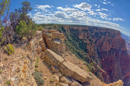 Téléchargez les photos : L'entrée d'un petit canyon juste à l'est de No Name Point au Grand Canyon Arizona. - en image libre de droit