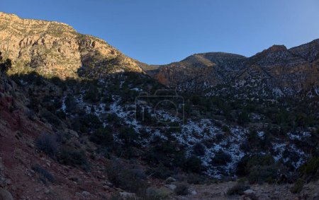 Les falaises du canyon Waldron au Grand Canyon Arizona, au sud-ouest du canyon Hermit en hiver.