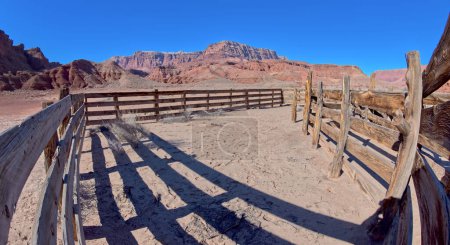 The cattle corral of Lonely Dell Ranch at Glen Canyon Recreation Area Arizona. Le ranch est géré par le National Park Service. Aucune libération de propriété nécessaire.