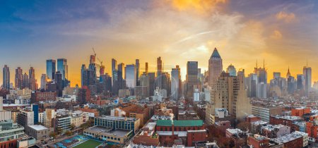 Téléchargez les photos : New York, New York paysage urbain du centre-ville de Manhattan à l'aube. - en image libre de droit