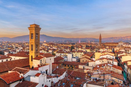 Téléchargez les photos : Florence, Italy historic cityscape with church bell towers at dusk. - en image libre de droit