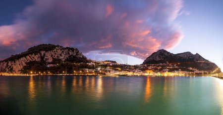 Foto de Capri, Italy viewed from Marina Grande at twilight. - Imagen libre de derechos