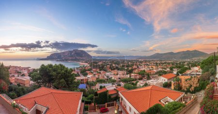 Téléchargez les photos : Palermo, Sicily, Italy in the Mondello borough from above at dawn. - en image libre de droit