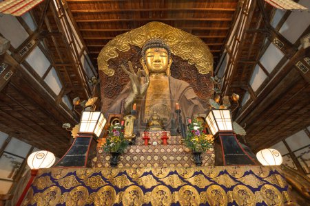 Foto de REGALO, JAPÓN - 7 DE JULIO DE 2023: El Gran Buda de Gifu ubicado en el Templo Shoho-ji. - Imagen libre de derechos