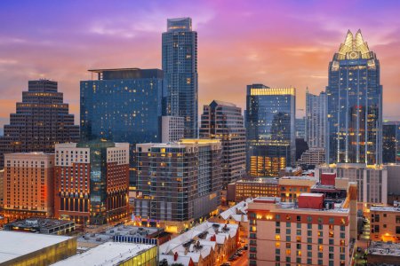 Téléchargez les photos : Austin, Texas, États-Unis skyline sur le toit au crépuscule. - en image libre de droit