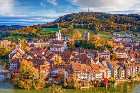 Foto de Laufenburg, Suiza en la frontera con Alemania en otoño. - Imagen libre de derechos