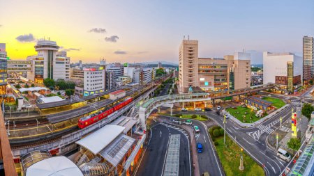 Téléchargez les photos : Toyota-shi City, Aichi, Japon paysage urbain à l'aube. - en image libre de droit