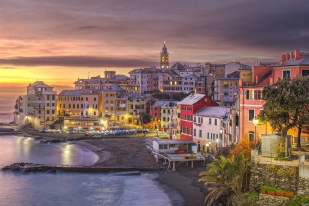 Téléchargez les photos : Bogliasco, Genoa, Italy town on the Mediterranean Sea at sunset. - en image libre de droit