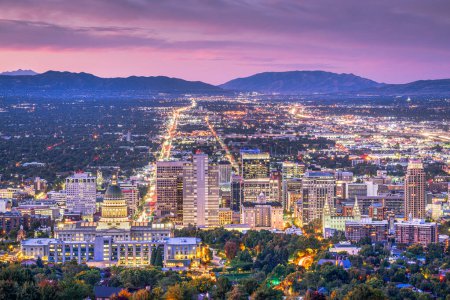 Téléchargez les photos : Salt Lake City, Utah, États-Unis skyline du centre-ville au crépuscule. - en image libre de droit