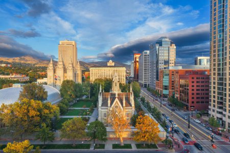 Téléchargez les photos : Salt Lake City, Utah, États-Unis paysage urbain du centre-ville sur Temple Square en fin d'après-midi. - en image libre de droit