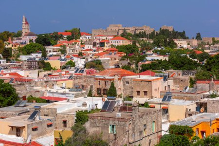 Vue panoramique de la vieille ville de Rhodes et du palais du Grand Maître, îles du Dodécanèse, Grèce