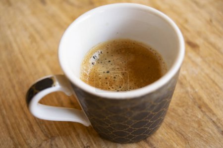 Téléchargez les photos : Tasse de café expresso crémeux - en image libre de droit