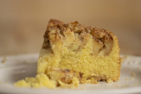 Téléchargez les photos : Tranche de tarte aux pommes maison - en image libre de droit