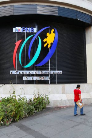 Téléchargez les photos : MANILA, PHILIPPINES - 28 NOVEMBRE 2017 : Filiale de la Banque nationale des Philippines à Manille, Philippines. La banque appartient au groupe LT
. - en image libre de droit