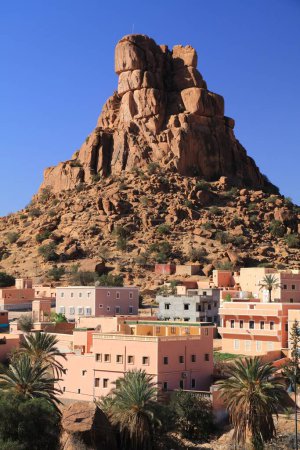 Téléchargez les photos : Chapeau Napoléon dans les montagnes Anti-Atlas près de Tafraout, Maroc. - en image libre de droit