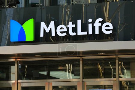 Photo for SEOUL, SOUTH KOREA - APRIL 7, 2023: MetLife office in Teheran-ro street in Gangnam, Seoul. MetLife is one of largest insurance companies in the world. - Royalty Free Image