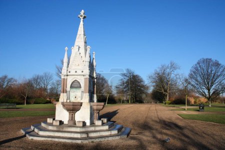 Téléchargez les photos : Readymoney Drinking Fountain (aussi connu sous le nom de Parsee Fountain) à Regent's Park, Londres Royaume-Uni. - en image libre de droit