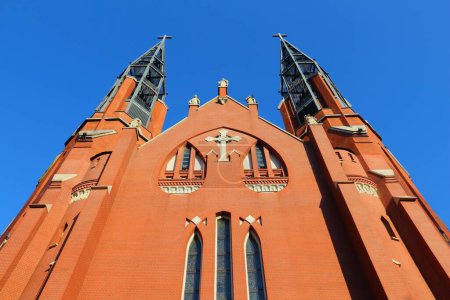 Téléchargez les photos : Sosnowiec, ville de Haute Silésie (Gorny Slask) région de Pologne. Église Saint Thomas
. - en image libre de droit