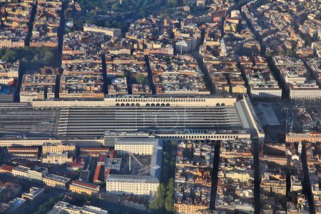 Foto de Roma, Italia - vista aérea de la ciudad con la estación Termini. - Imagen libre de derechos