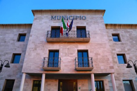 San Teodoro auf Sardinien, Italien. Municipio ist Rathaus, lokales Regierungsgebäude.