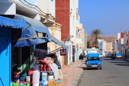 Sidi Ifni ciudad en Marruecos. Vista a la calle.