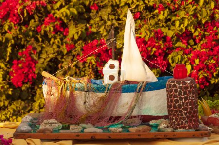 Foto de Elegante presentación de queso en el adorno del barco para una cena de fiesta, - Imagen libre de derechos