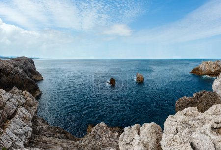Téléchargez les photos : Océan Atlantique paysage côtier rocheux (Espagne
). - en image libre de droit