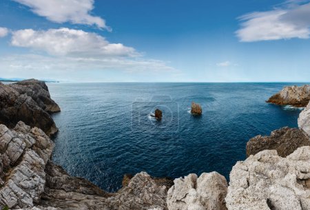 Téléchargez les photos : Océan Atlantique paysage de côte rocheuse, Espagne. - en image libre de droit
