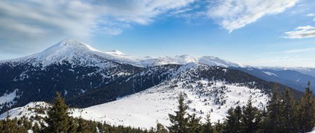 Téléchargez les photos : Winter mountain  panorama view on Goverla Mountain, Ukraine, Carpathian Mountains - en image libre de droit