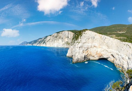 Foto de Summer Lefkada Island coastline  (Greece, Ionian Sea) view from up. - Imagen libre de derechos
