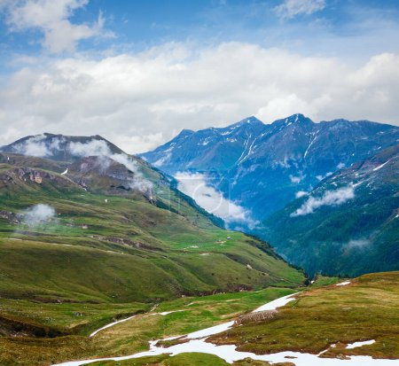 Foto de Montaña de los Alpes de verano (vista desde Grossglockner High Alpine Road
) - Imagen libre de derechos