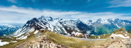 Téléchargez les photos : Summer Alps mountain panorama (view from Grossglockner High Alpine Road). - en image libre de droit
