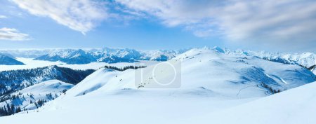 Téléchargez les photos : Matin hiver paysage de montagne avec des nuages en dessous de la vallée (région de Hochkoenig, Autriche
) - en image libre de droit