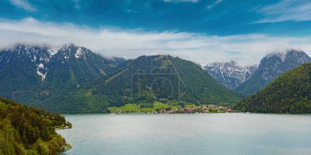 Foto de Achensee (Lago de Achen) paisaje de verano (Austria
). - Imagen libre de derechos