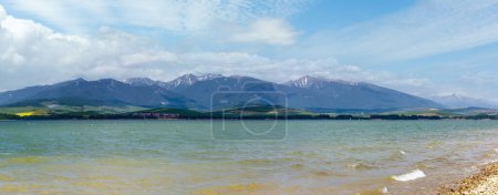 Téléchargez les photos : Liptovska Mara réservoir printemps panorama (Slovaquie
) - en image libre de droit