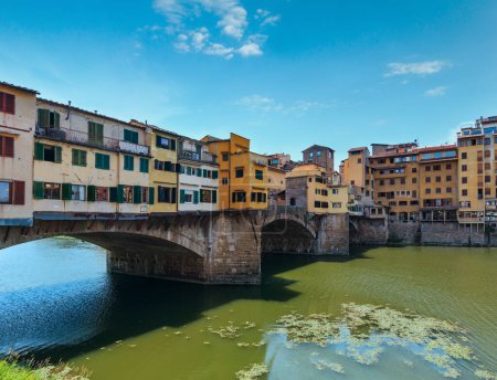 Téléchargez les photos : Ponte Vecchio sur le fleuve Arno à Florence, la capitale de la région Toscane, Italie. - en image libre de droit