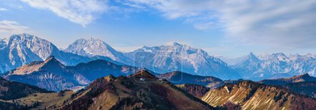 Téléchargez les photos : Vue pittoresque sur les Alpes d'automne depuis le point de vue de Schafberg, Salzkammergut, Haute-Autriche
. - en image libre de droit