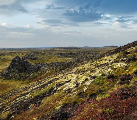 Téléchargez les photos : Spectaculaire vue volcanique depuis le cratère volcanique de Saxholl, péninsule de Snaefellsnes, parc national de Snaefellsjokull, ouest de l'Islande. - en image libre de droit
