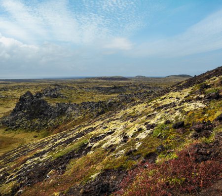 Téléchargez les photos : Spectacular volcanic view from Saxholl volcano Crater, Snaefellsnes peninsula, Snaefellsjokull National Park, West Iceland. - en image libre de droit
