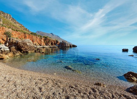 Foto de Paradise sea bay with azure water and beach (Zingaro Nature Reserve Park, provincia de Trapani, Sicilia, Italia)
). - Imagen libre de derechos