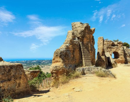 Foto de Famosas ruinas antiguas en el Valle de los Templos, Agrigento, Sicilia, Italia. Patrimonio de la Humanidad UNESCO
. - Imagen libre de derechos