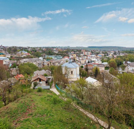 Foto de Vista panorámica de la ciudad de Buchach (Óblast de Ternopil, Ucrania)
). - Imagen libre de derechos
