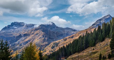 Téléchargez les photos : Alpes d'automne vue du soir sur la montagne depuis le sentier Felbertauernstrasse, Tauer, frontière du Land de Salzbourg et du Tyrol, Autriche
. - en image libre de droit