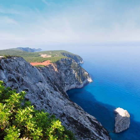 Cap sud de l'île de Lefkas (Grèce, mer Ionienne
)