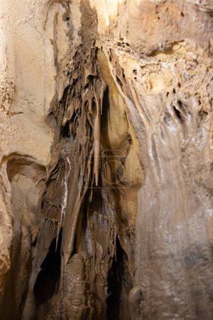 Foto de Formaciones rocosas dentro de las Cuevas de Lehman en el Parque Nacional de la Gran Cuenca, Nevada - Imagen libre de derechos