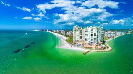Luftaufnahme von Marco Island, einem beliebten Touristenstrand in Florida